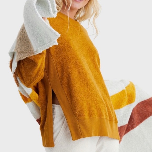aerie Tops - Aerie Coziest Crew Sherpa Velour Oversized Side Slit Sweatshirt Size M